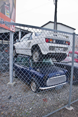 Illustration for article titled What Happens to Cool Abandoned Cars in Japan?
